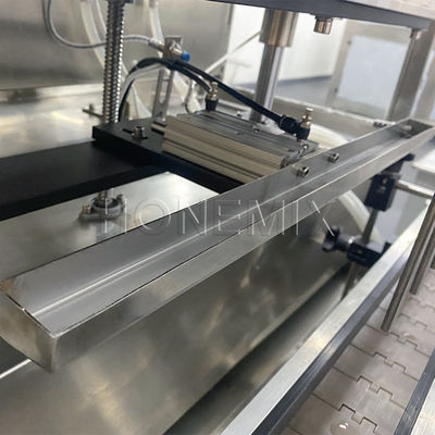 220 فولت زجاجة الصلصة آلات ملء السائل التحكم في PLC تصميم مضاد للانسكاب